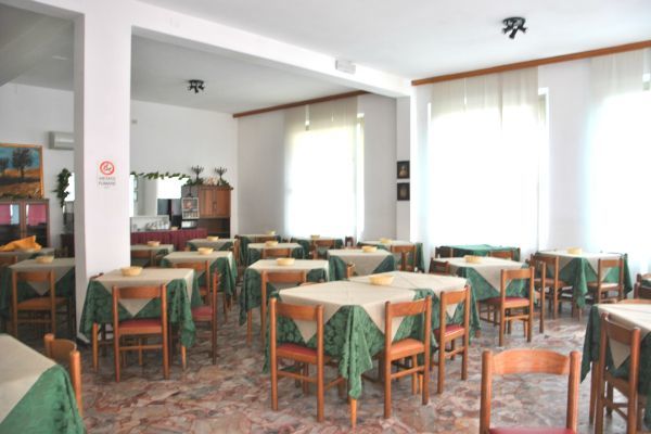 Hotel Luna Rossa Rimini Exteriör bild